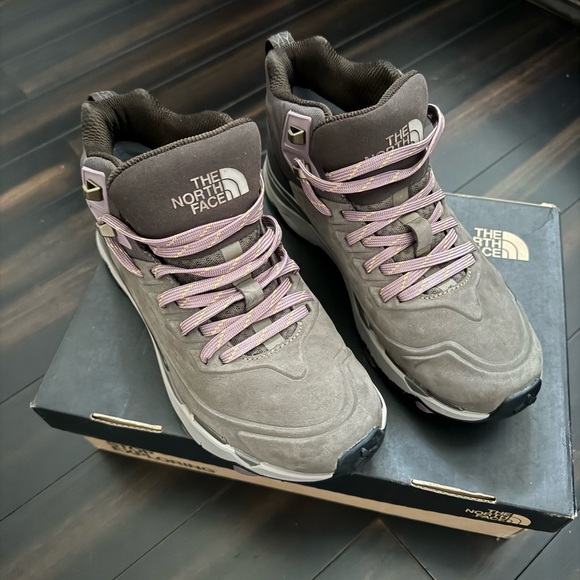 North face - Picture 3 of 10